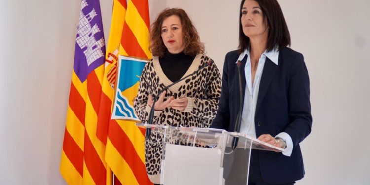 Ana Juan, en un acto esta semana con Francina Armengol en Formentera.