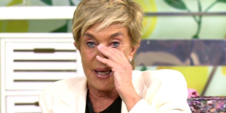 Chelo García Cortés, emocionada en Sálvame.