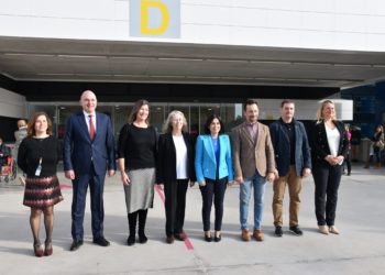 De izquierda a derecha Carmen Santos, Vicent Marí, Patricia Gómez, María Tresserra Svab, Carolina Darias, Rafa Ruiz, Enrique Sánchez  y Carmen Boned.