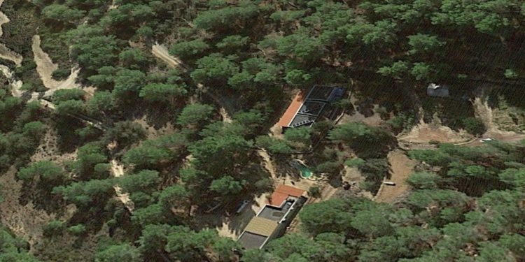 Vivienda que deberá ser demolida, ubicada en la Vénda de Dellà en Sant Josep