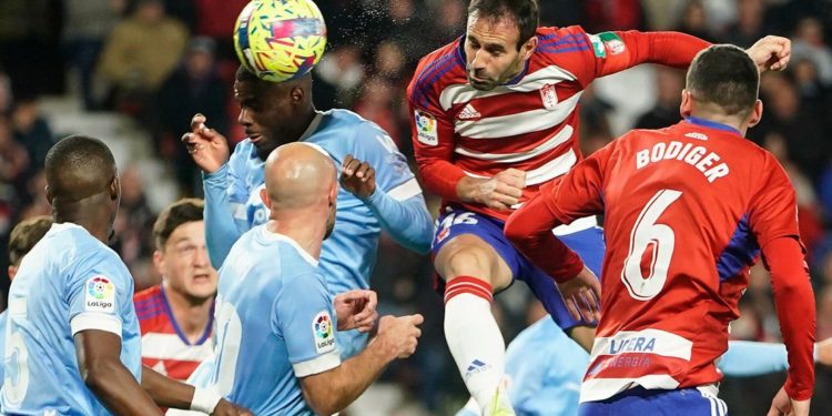 Cabezazo que ha supuesto el 1 a cero para el equipo local. Foto: Granada CF