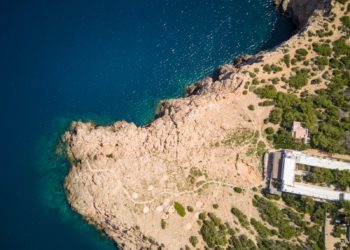 Vista aéra del Hostal La Torre.