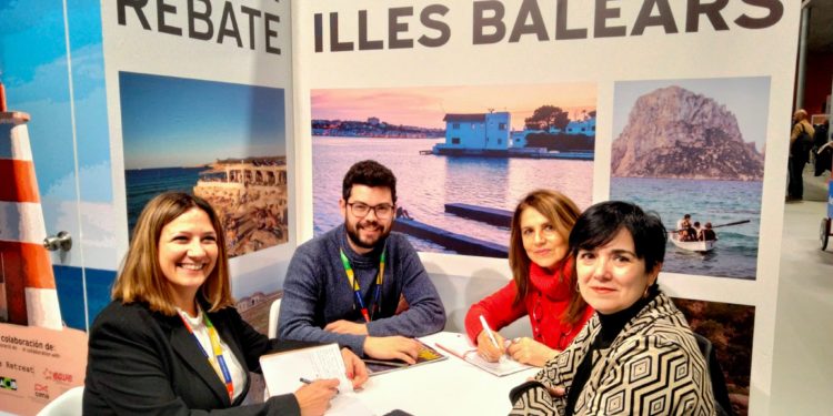 Una de las reuniones de  trabajo de la Ibiza Film Commision en Fitur