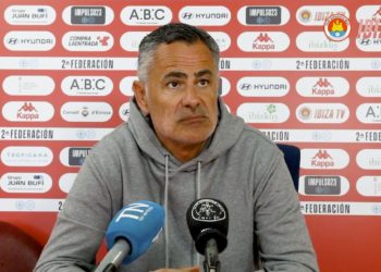 El entrenador del CD Ibiza, Manu Calleja, en una imagen del club