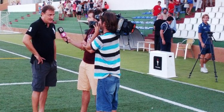 Periodistas de IB3 trabajando, en una imagen de archivo