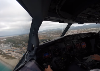 Vista del piloto del aterrizaje en Ibiza en un fotograma del vídeo. Créditos MightyMKL