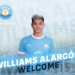 Williams Alarcón viste la camiseta celeste.
