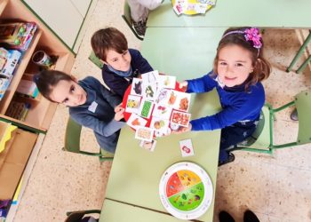 Escolares del CEIP Can Misses en uno de los talleres de Alimentación Saludable