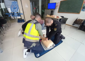 Los agentes, durante una de las prácticas.