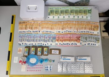 Dinero y droga aprehendida en la operación en Cala de Bou, Sant Josep, Ibiza. Foto Guardia Civil