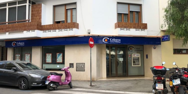 Sucursal de Caixa de Pollença en Ibiza.