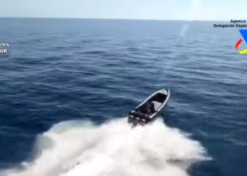 La lancha perseguida en las costas de Ibiza. Guardia Civil