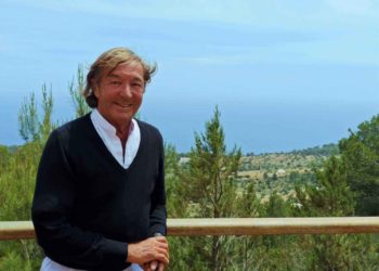 Gérald Marie en su casa de Es Cubells, en Ibiza. Foto V. R.