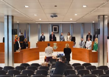 Minut de silenci en solidaritat amb el poble d’Ucraïna.