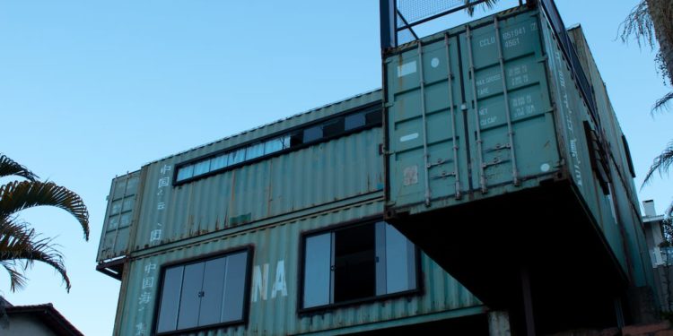 Viviendas habilitadas en contenedores. Foto Lucas de Lara