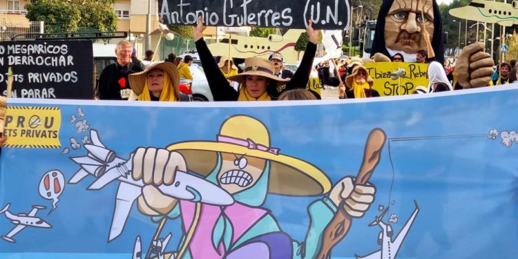 Comparsa contra los jets privados en el pasado carnaval.