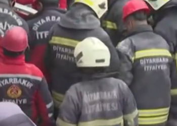 Trabajos en un edificio afectado por el terremoto. Imagen: TVE