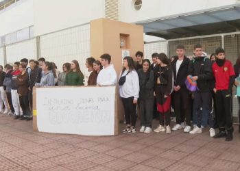 Protesta en el IES Xarc en una imagen de IB3