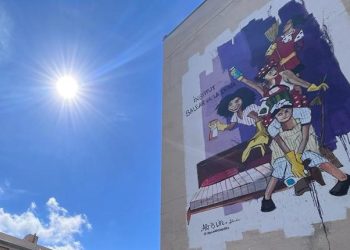 Detalle del mural de Carolina Adán dedicado a las camareras de piso.