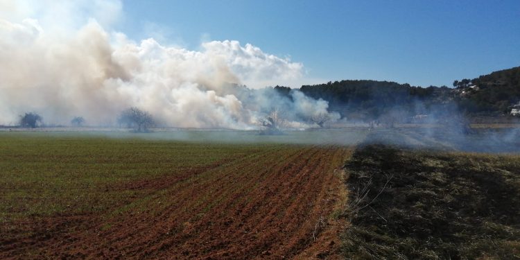 Imagen de archivo de un incendio agrícola