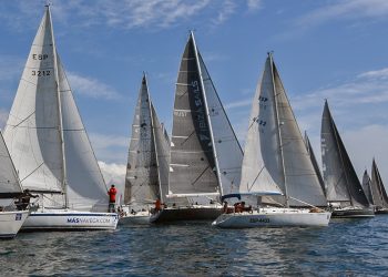 Imagen de la salida de la flota procedente de Barcelona. Foto: Alfred Farré