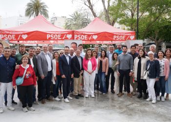 Imagen de los candidatos del PSOE al Consell, ayuntamientos y Parlament, ayer durante la presentación de los ejes del programa.