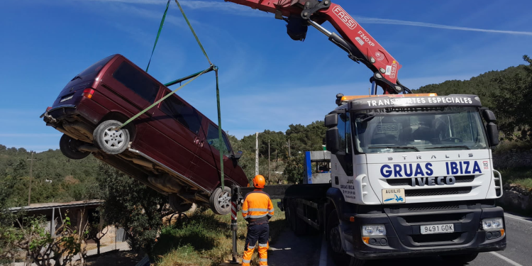 Fuente de la fotografía: Grúas Ibiza