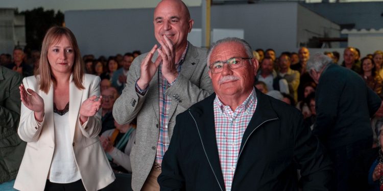 Tania Marí, Vicent Marí y Antoni Marí, Carraca, en la presentación de candidatura y homenaje de Sant Joan.