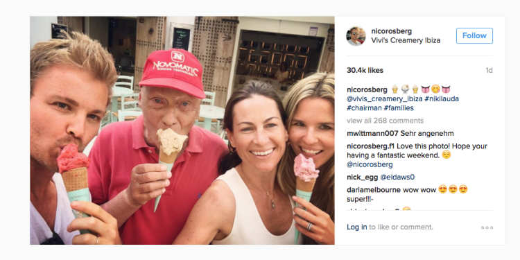 Niki Lauda, segundo por la izquierda, junto a su mujer Birgit, a su derecha, flanqueados por el matrimonio Rosberg en Ibiza en una imagen de 2016.