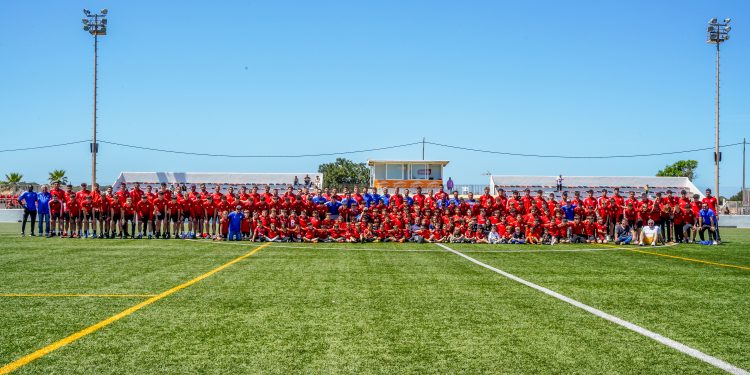 Foto de familia de los equipos que conforman la SD Formentera. Foto: SD Formentera.