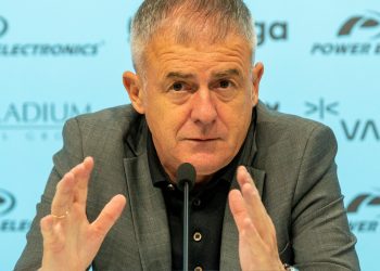 Lucas Alcaraz en rueda de prensa. Imagen UD Ibiza