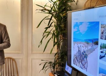 Carlos Bernús, responsable de promoción turística del Consell, en una de las presentaciones