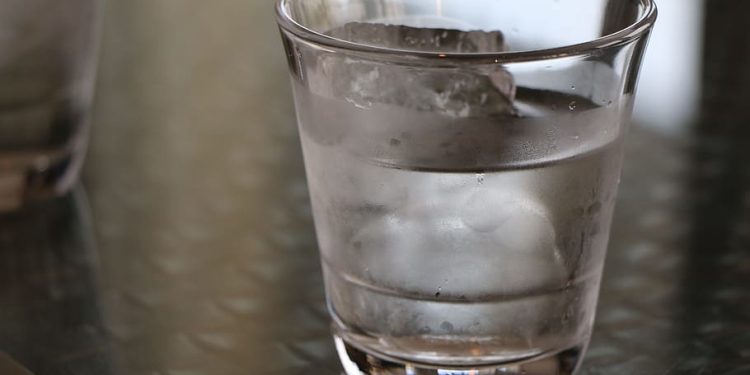 Un caso de agua con hielo. Pixfuel