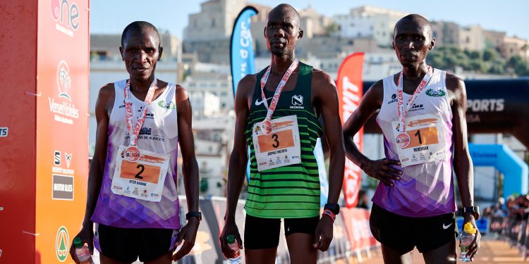Ganadores de la Media Maratón. FOTOS: Jon Izeta