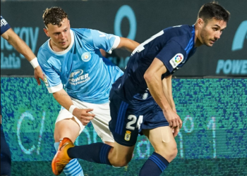 Un momento del pasado partido del Ibiza contra el Oviedo. FOTO: @LaLiga2