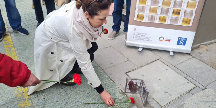 Homenaje a cinco víctimas de la Guerra Civil y la represión franquista en Ibiza, dos de ellas mujeres, con la colocación de cinco Piedras de la memoria en diferentes municipios de la isla el pasado mes de febrero de 2023