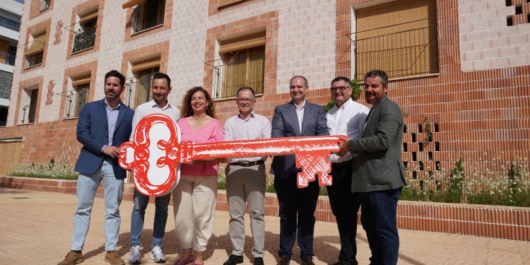 Imatge de l'acte celebrat avui.  Agustinet, amb la resta de candidats socialistes. FOTO: PSOE