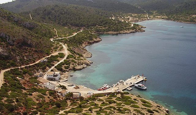 Puerto de Cabrera. Foto: Chixoy, Creative Commons Attribution-Share Alike 3.0