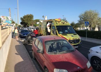 El accidente se ha saldado con un hombre herido y ha provocado retenciones.