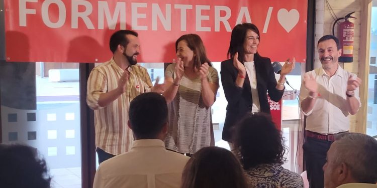 Acto electoral con Armengol en Formentera.