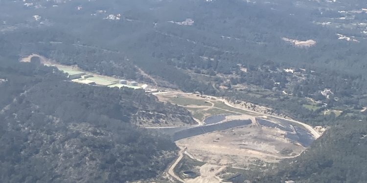 Vista aérea del vertedero de Ca na Putxa