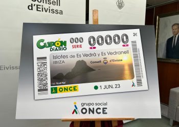 La imagen del cupón es del fotógrafo ibicenco Vicent Marí.