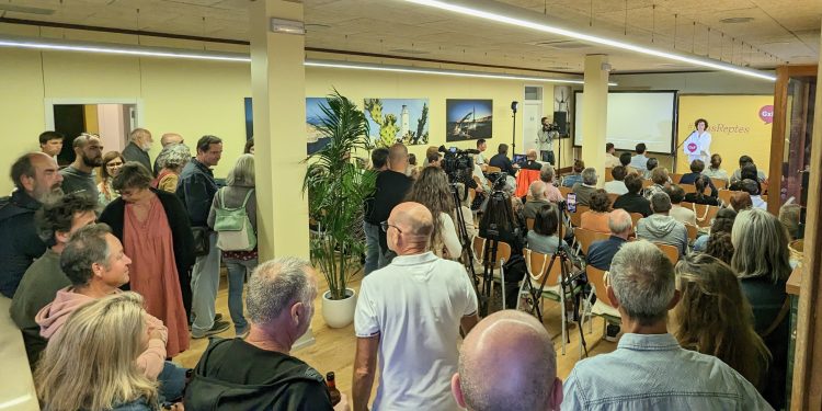 Sílvia Tur durante el acto electoral en La Mola.