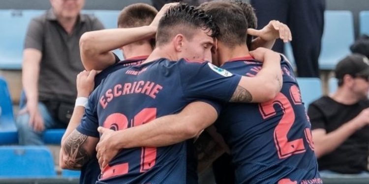 Un momento del encuentro jugado hoy en Can Misses. Foto: @LaLiga2