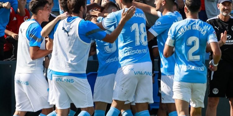 Un momento del partido de este sábado. FOTO: @LaLiga2