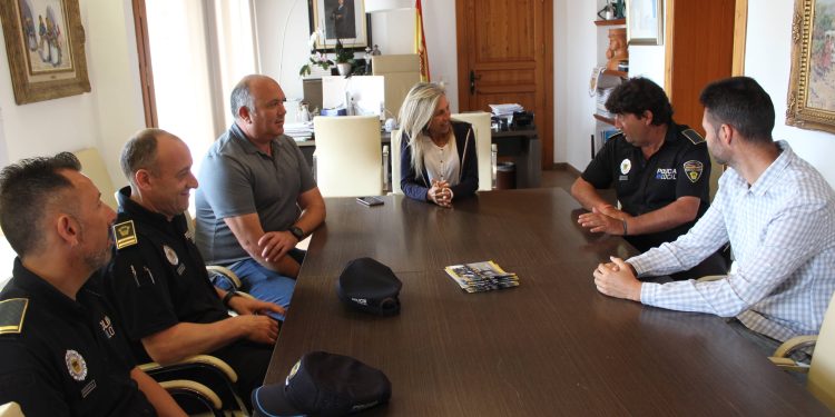 Muriana, al fondo a la derecha, ha sido un ejemplo para sus compañeros tanto en la Policía Local como en la Peña