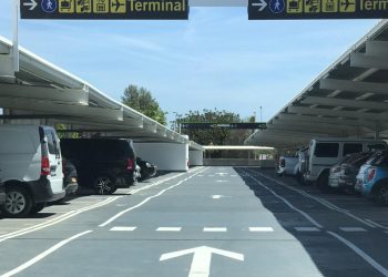 Aspecto del firme de la primera planta del aeropuerto de Ibiza. Foto J. A.