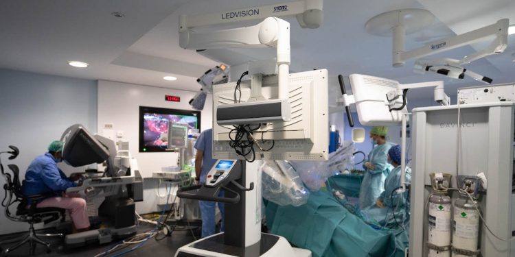 Robot Da Vinci de la Clínica Nuestra Señora del Rosario.