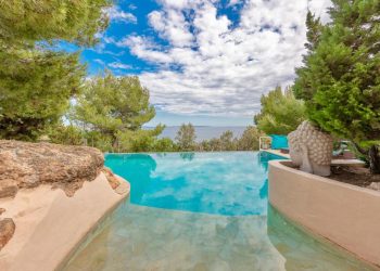 Imagen de archivo de una casa de lujo en Ibiza.