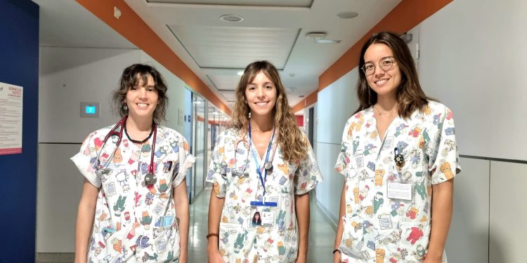 En la foto, parte del equipo de Pediatría, de izquierda a derecha la Dra. Amelia Sánchez, la recién incorporada Dra. Jenifer Calviño y la Dra Diana Pestana.